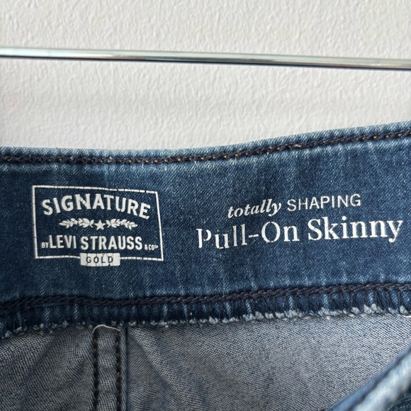 Levi’s Pull On Signature Jeans - Picture 3 of 5